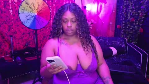 Queen Cherise Roze online show from April 7, 12:11 am