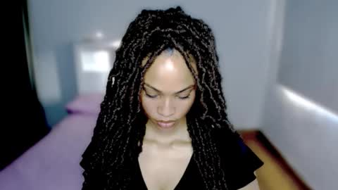 Snapshot of queendom_ing chatting on October 23, 10:08 pm Sweet Goddess online show from October 23, 10:08 pm