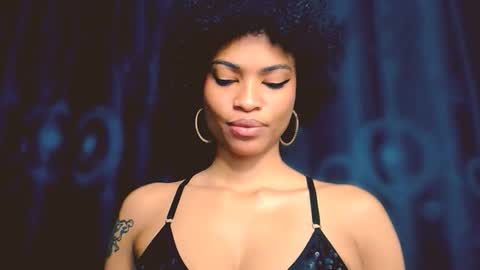 Snapshot of queendom_ing chatting on November 16, 9:48 am Sweet Goddess online show from November 16, 9:48 am