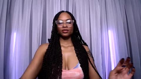 Snapshot of queendom_ing chatting on March 1, 8:55 pm Sweet Goddess online show from March 1, 8:55 pm