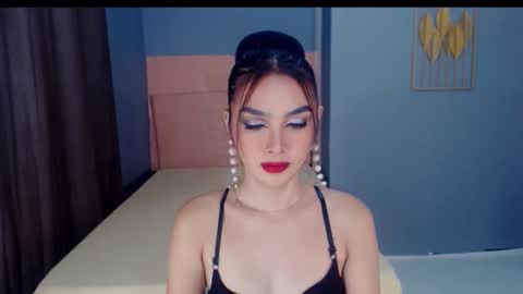 Snapshot of queenemeraldts chatting on October 31, 3:07 am queenemeraldts online show from October 31, 3:07 am