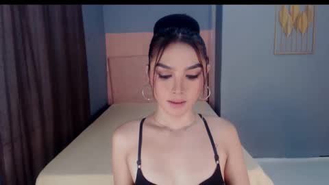 Snapshot of queenemeraldts chatting on November 11, 5:18 am queenemeraldts online show from November 11, 5:18 am