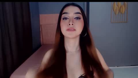 Snapshot of queenemeraldts chatting on November 20, 2:23 am queenemeraldts online show from November 20, 2:23 am