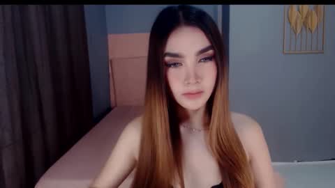 Snapshot of queenemeraldts chatting on November 21, 1:15 am queenemeraldts online show from November 21, 1:15 am