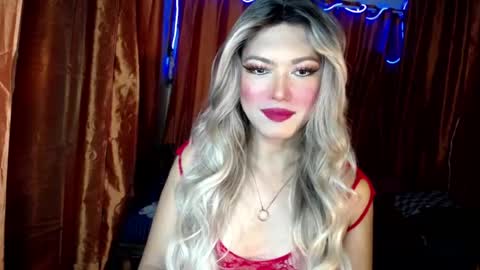 Snapshot of queenfcker1st chatting on July 27, 12:39 am Be my property Sabrina online show from July 27, 12:39 am