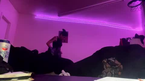 Snapshot of queenfer_ chatting on February 8, 5:33 am queenfer_ online show from February 8, 5:33 am