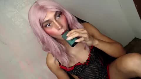 Snapshot of queenfoxylady chatting on October 22, 1:00 pm just call me QUEEN and ill be there online show from October 22, 1:00 pm