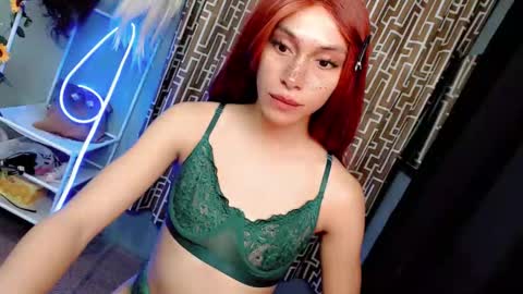 Snapshot of queenfoxylady chatting on November 7, 11:54 am just call me QUEEN and ill be there online show from November 7, 11:54 am