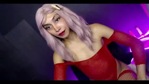 just call me QUEEN and ill be there online show from April 22, 8:10 pm