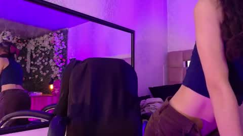 Snapshot of queenjenn__ chatting on September 24, 6:06 am QUEENJEENN online show from September 24, 6:06 am