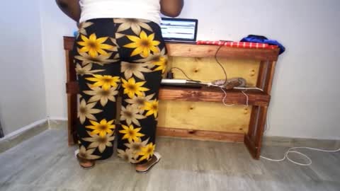 Nina online show from October 16, 7:15 pm