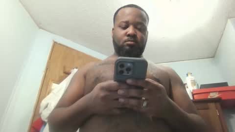 Snapshot of queenking55 chatting on January 4, 4:44 am Queen N King Fun Night online show from January 4, 4:44 am