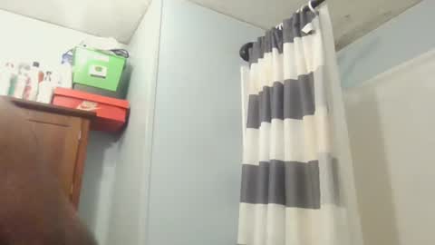 Snapshot of queenking55 chatting on January 7, 9:29 am Queen N King Fun Night online show from January 7, 9:29 am