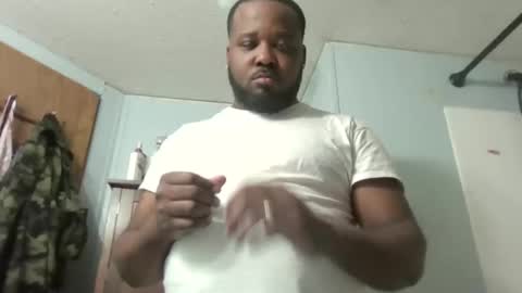 Snapshot of queenking55 chatting on February 17, 5:26 am Queen N King Fun Night online show from February 17, 5:26 am