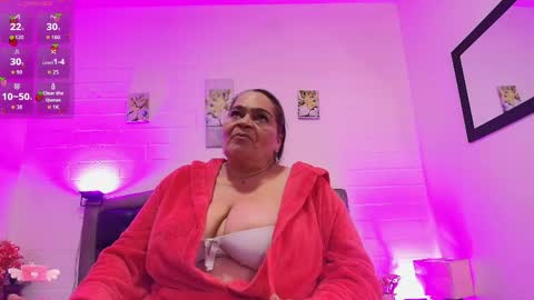 Snapshot of queenmature chatting on May 25, 7:20 pm VickyBoobss online show from May 25, 7:20 pm