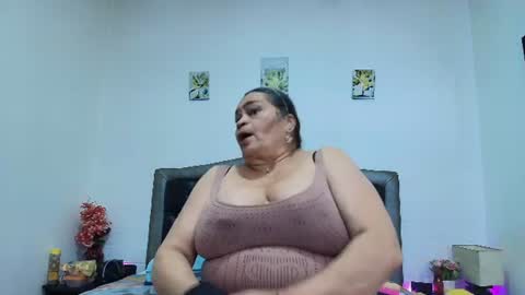Snapshot of queenmature chatting on June 15, 1:35 pm VickyBoobss online show from June 15, 1:35 pm