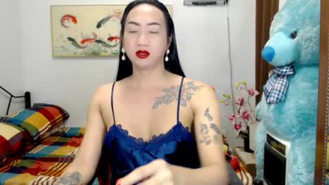 QUEEN online show from November 19, 9:53 am