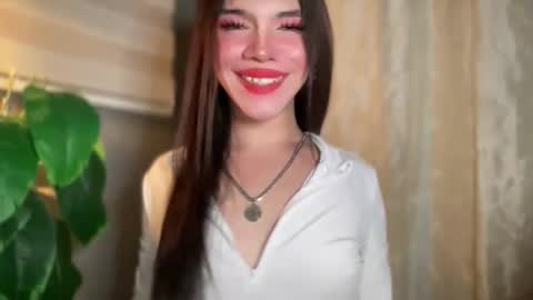 Snapshot of queenn_xxx chatting on May 6, 6:02 pm QUEEN online show from May 6, 6:02 pm