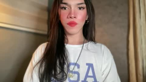 Snapshot of queenn_xxx chatting on May 9, 2:50 am QUEEN online show from May 9, 2:50 am