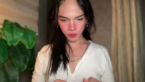 Snapshot of queenn_xxx chatting on June 28, 9:21 pm QUEEN online show from June 28, 9:21 pm