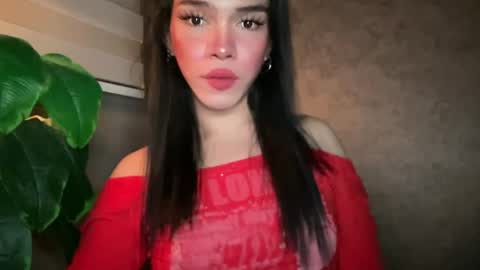 Snapshot of queenn_xxx chatting on July 2, 12:43 am QUEEN online show from July 2, 12:43 am