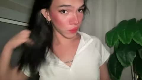 Snapshot of queenn_xxx chatting on July 22, 8:28 am QUEEN online show from July 22, 8:28 am