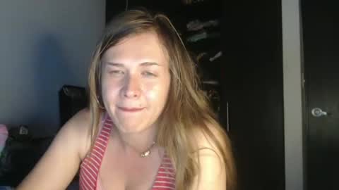 Snapshot of queennicky88 chatting on December 6, 6:37 am Nico online show from December 6, 6:37 am