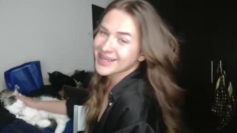 Snapshot of queennicky88 chatting on March 4, 4:49 am Nico online show from March 4, 4:49 am