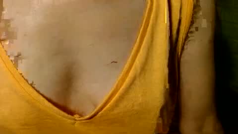 Snapshot of queenoftenderness chatting on June 11, 10:08 pm queenoftenderness online show from June 11, 10:08 pm