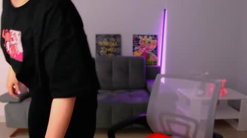 Snapshot of queenofthesense chatting on November 12, 4:29 pm Patricia online show from November 12, 4:29 pm