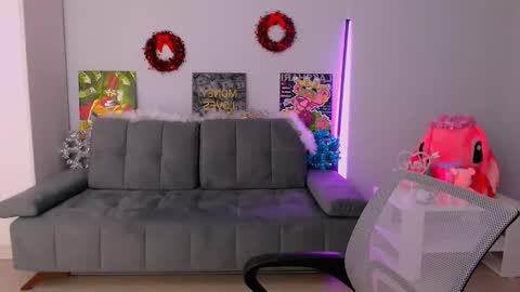 Snapshot of queenofthesense chatting on November 23, 10:15 am Patricia online show from November 23, 10:15 am