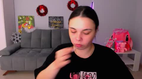 Snapshot of queenofthesense chatting on December 1, 2:00 pm Patricia online show from December 1, 2:00 pm