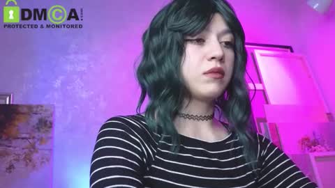 Snapshot of queenofwandss chatting on October 31, 10:44 pm follow my new insta online show from October 31, 10:44 pm