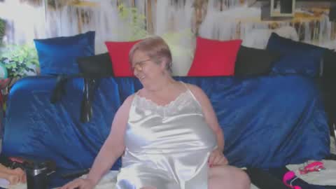 Snapshot of queenpammy chatting on June 3, 8:50 am QueenPammy online show from June 3, 8:50 am