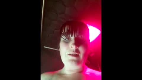 queenpeach13 online show from March 11, 6:25 pm