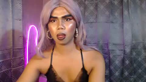 queenpinayebony_xx online show from April 25, 1:41 pm
