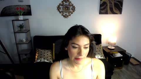 Snapshot of queenpink777 chatting on December 19, 7:07 pm Rose online show from December 19, 7:07 pm