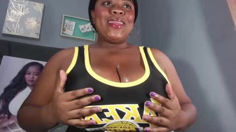 queenrachelbrown online show from April 24, 11:56 am