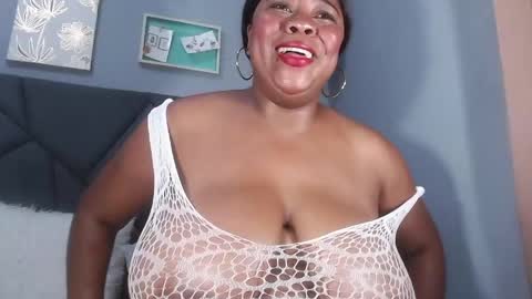 Snapshot of queenrachelbrown chatting on May 14, 1:34 am queenrachelbrown online show from May 14, 1:34 am