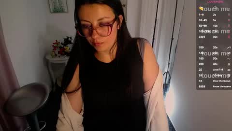 queenrose94 online show from June 1, 8:54 pm