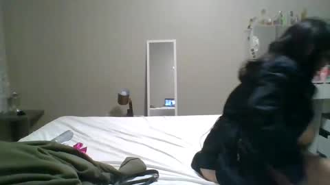 Snapshot of queensecrets chatting on December 6, 7:32 am queensecrets online show from December 6, 7:32 am