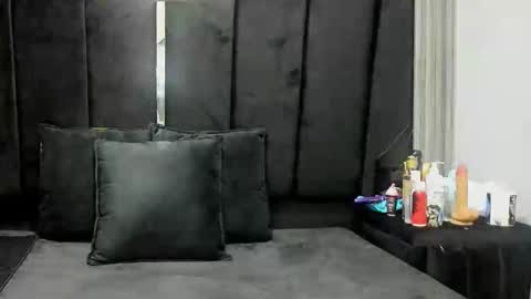 queenstarhyl online show from May 3, 1:22 am