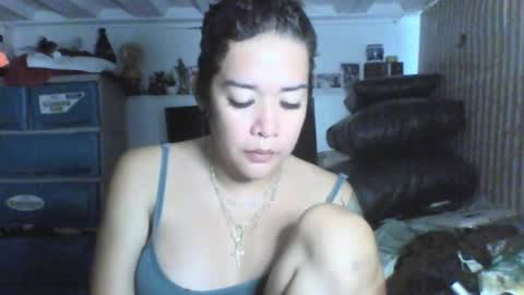 Snapshot of queenstefhanie chatting on April 10, 9:25 am stephanie online show from April 10, 9:25 am