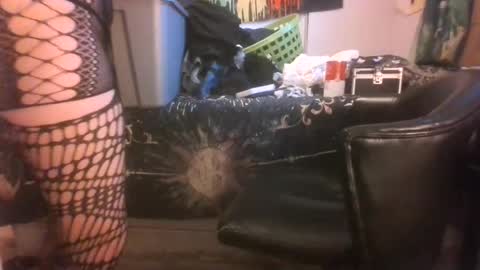 queenstonermami online show from June 18, 2:45 am