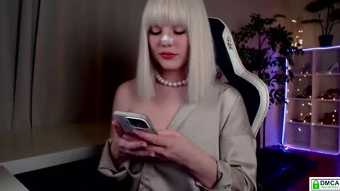 Snapshot of queensy_sins_x chatting on March 1, 5:04 pm Queensy online show from March 1, 5:04 pm