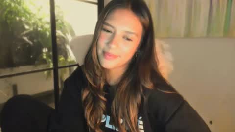 Snapshot of queenv66 chatting on February 2, 3:16 am Val - online show from February 2, 3:16 am