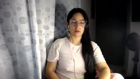 Snapshot of queenvictoria2023 chatting on June 12, 2:43 am Paola online show from June 12, 2:43 am