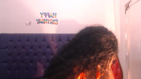 Snapshot of queenwenn chatting on November 2, 12:46 am queenwenn online show from November 2, 12:46 am