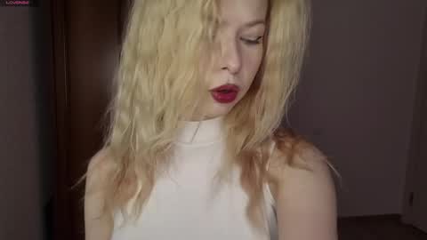 Snapshot of quennabrucker chatting on May 13, 6:22 am Tate online show from May 13, 6:22 am