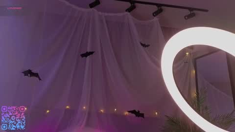 Teri  My favorite vibes 77 101 222 666 online show from October 27, 1:09 am